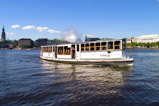 alster-boat-tour-free-ticket-with-the-hamburg-city-pass