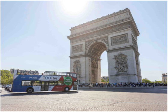 Hop On Hop Off bus tour in Paris - 24h ticket