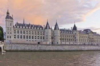 207813_840_PAR_Conciergerie.jpg